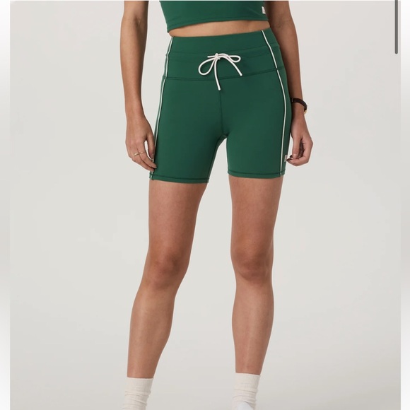 Vuori Daily Piped Short 5" - Picture 2 of 6